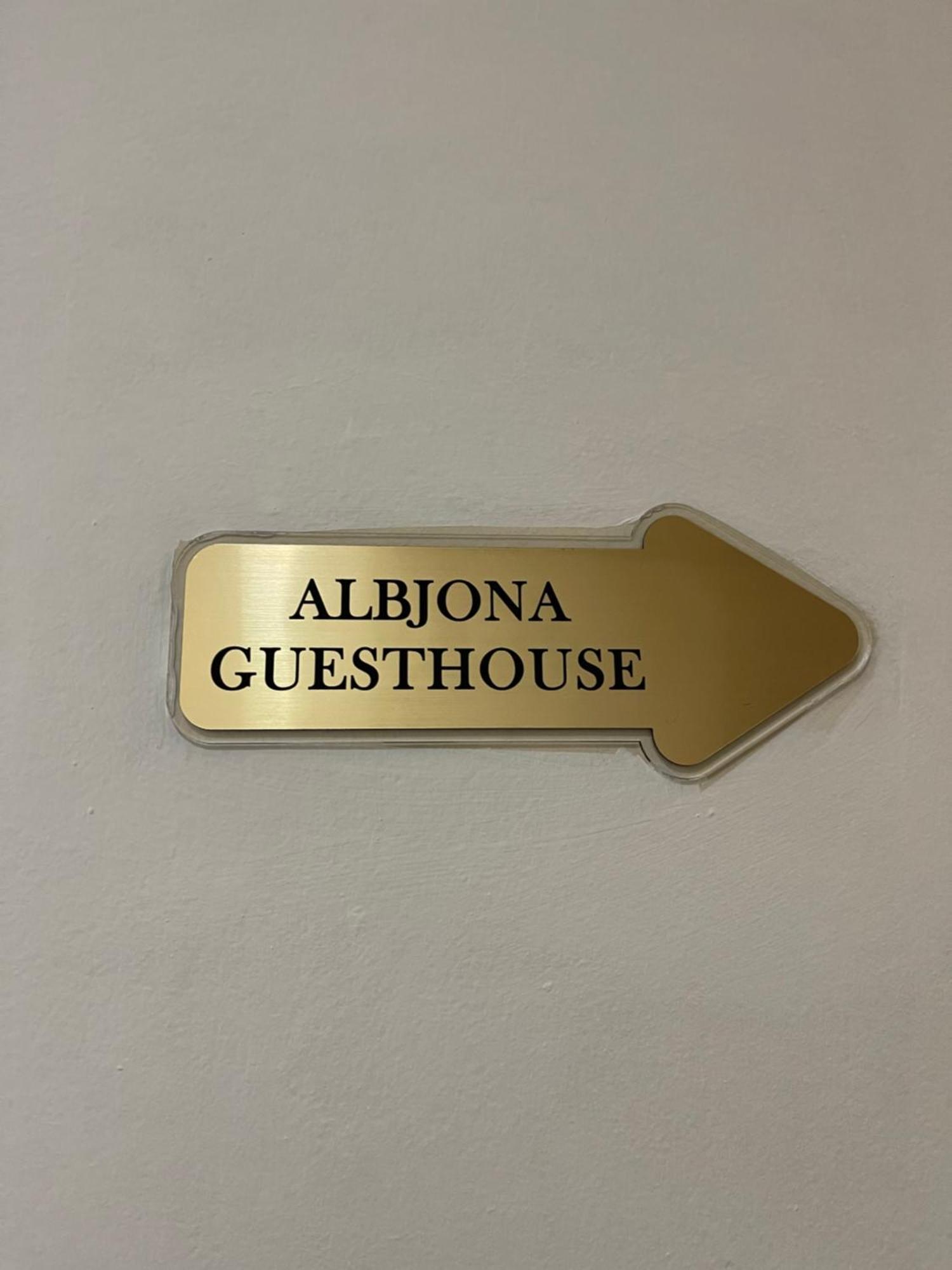 Albjona Guesthouse Tirana Zewnętrze zdjęcie