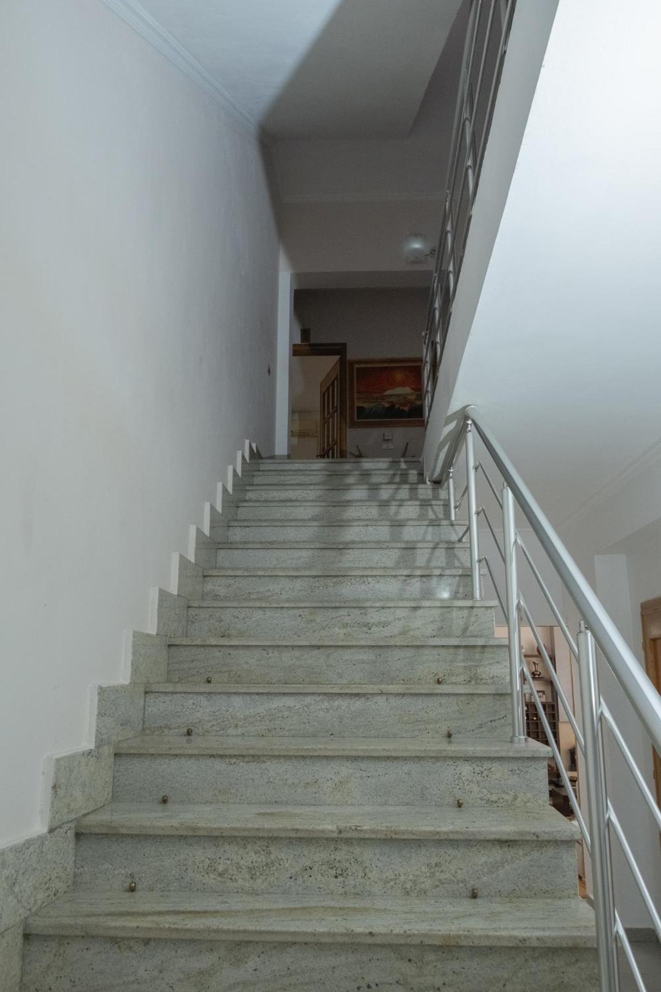 Albjona Guesthouse Tirana Zewnętrze zdjęcie
